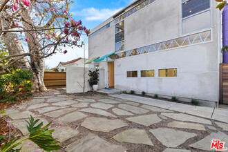 2153 Linnington Ave in Los Angeles, CA - Building Photo - Building Photo