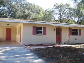 4225 Empire Pl in Tampa, FL - Building Photo - Building Photo