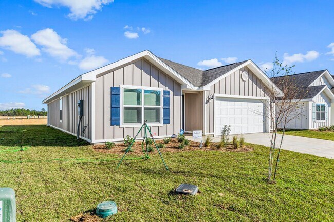 733 Quintana St in Crestview, FL - Building Photo - Building Photo