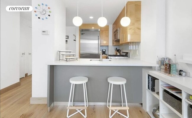 26 Broadway in Brooklyn, NY - Foto de edificio - Building Photo