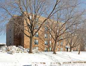 Labor Plaza in St. Paul, MN - Building Photo - Building Photo