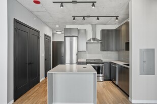 967 W Washington Blvd in Chicago, IL - Building Photo