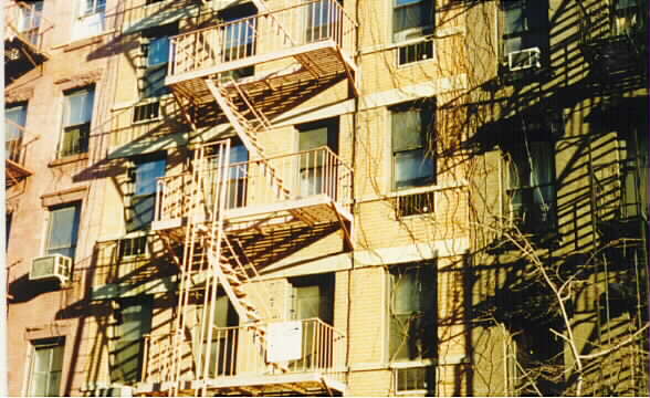 339 E 9th St in New York, NY - Building Photo - Building Photo