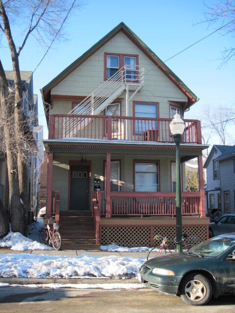 property at 446 W Doty St