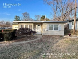 3 Redwood Dr in Florissant, MO - Building Photo