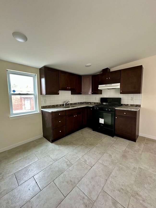 321 Pershing Ave