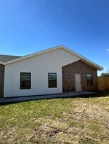 2100 E San Andrea St in Edinburg, TX - Building Photo
