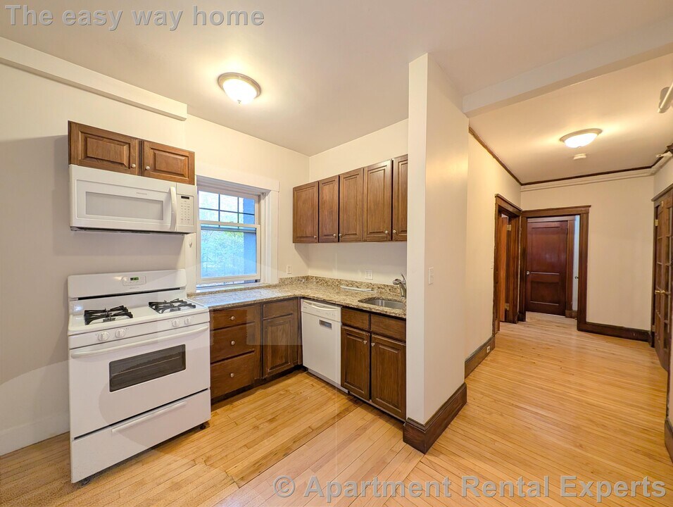 5 Linnaean St in Cambridge, MA - Building Photo