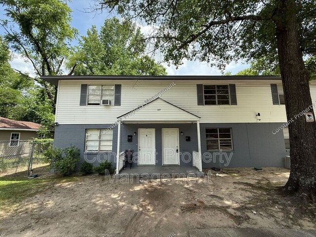 property at 931 Magnolia Dr