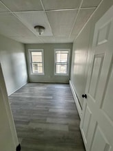 13 Summit St in Waterbury, CT - Building Photo - Building Photo