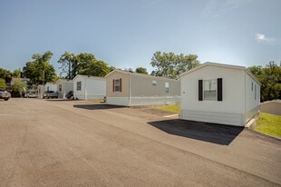12 Coachlight Trailer Park in Glen Carbon, IL - Building Photo