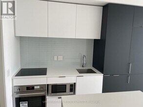 33 Helendale Ave in Toronto, ON - Building Photo - Building Photo