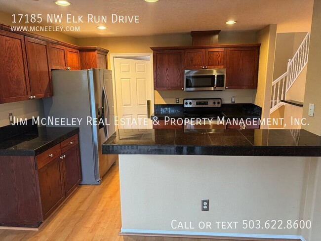 17185 NW Elk Run Dr in Beaverton, OR - Foto de edificio - Building Photo