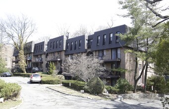 Bronxville Townhouses in Bronxville, NY - Building Photo - Building Photo