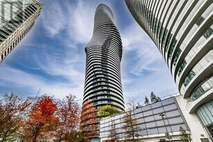 90 Absolute Ave in Mississauga, ON - Building Photo