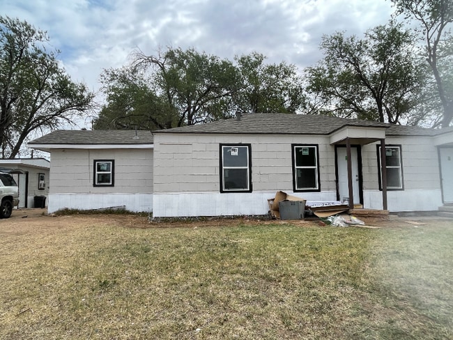 property at 1606 27th St