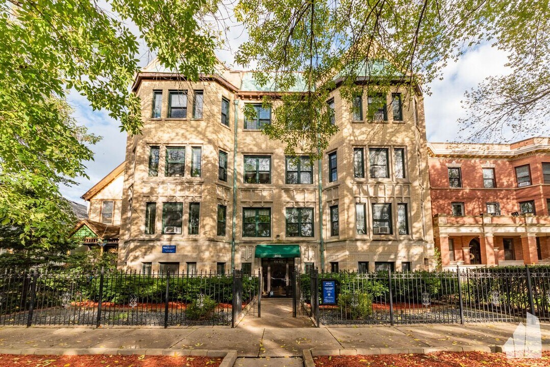 4641 N Paulina St in Chicago, IL - Building Photo