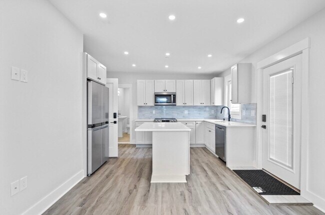 6 Garfield Ave in Revere, MA - Building Photo - Building Photo