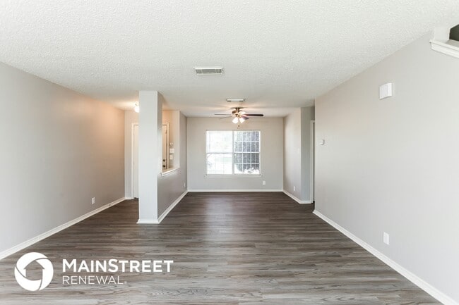 6135 Lyndell Spring in San Antonio, TX - Building Photo - Building Photo