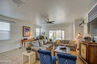 5267 E Diatomite Dr in San Tan Valley, AZ - Foto de edificio - Building Photo