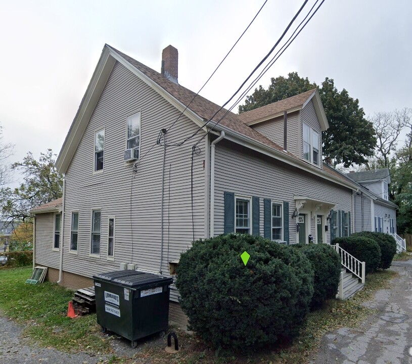 6-7 Sawyer Pl in Plymouth, MA - Building Photo