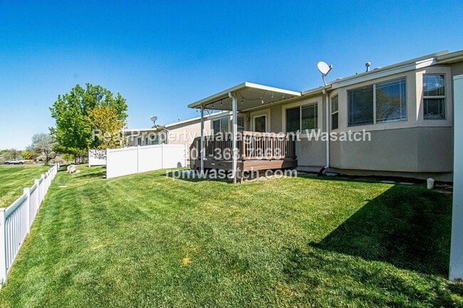 25 Clubhouse Dr in Stansbury Park, UT - Building Photo - Building Photo