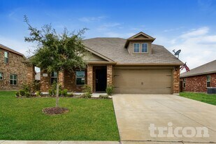 2905 Englenook Dr in Seagoville, TX - Building Photo