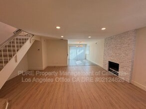 2330 Oak St in Santa Monica, CA - Building Photo - Building Photo