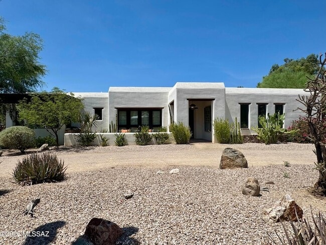 property at 660 W Golf View Dr