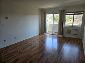 4900 Overland Ave in Los Angeles, CA - Building Photo - Building Photo