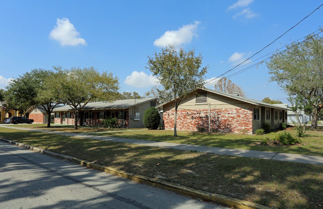 701 W Central Ave in Winter Haven, FL - Foto de edificio