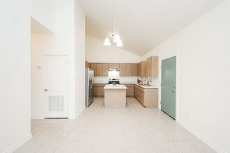 1511 Don Camilo Blvd, Unit 7 in Laredo, TX - Building Photo - Building Photo