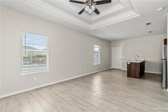 1204 Shavano Dr-Unit -4 in Edinburg, TX - Building Photo - Building Photo