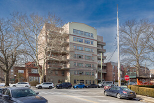 84-42 Smedley St in Jamaica, NY - Building Photo