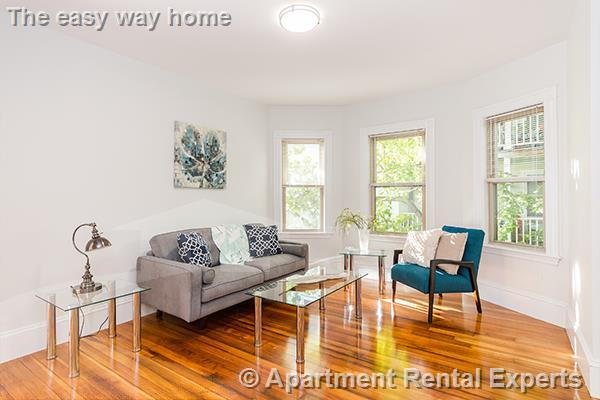 8 Stone Pl in Somerville, MA - Building Photo