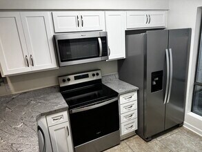 210 Sharon Ct in Mary Esther, FL - Building Photo - Building Photo