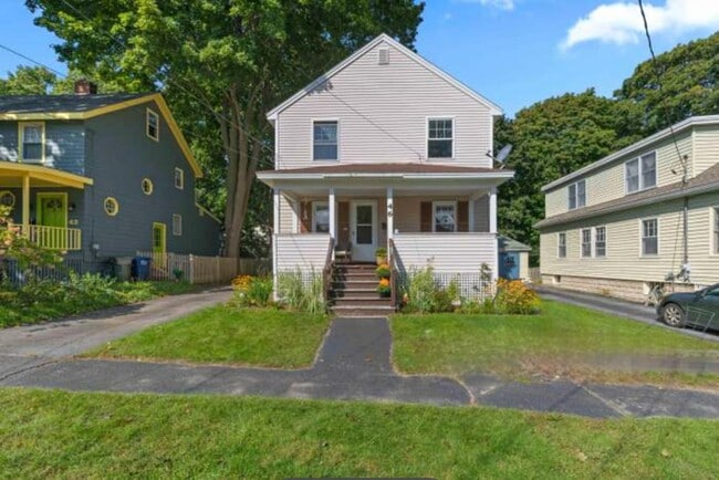 46 Bellevue Ave in South Portland, ME - Building Photo - Building Photo