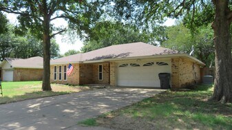4810 Reginald Dr in Wichita Falls, TX - Building Photo