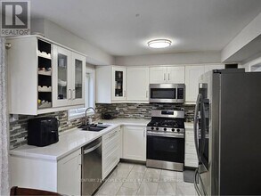 19 Piane Ave in Brampton, ON - Building Photo - Building Photo