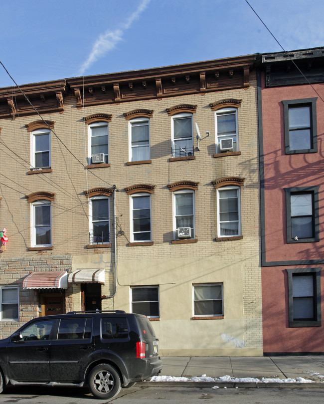 386 Palisade Ave in Jersey City, NJ - Foto de edificio - Building Photo