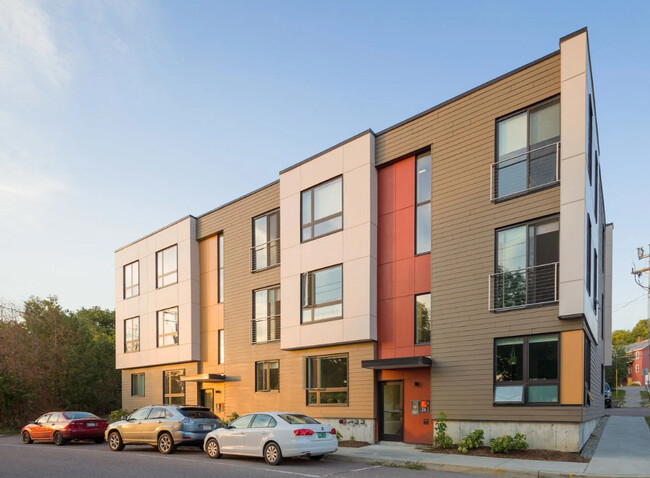 Millhouse Terrace in Winooski, VT - Foto de edificio - Building Photo