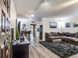 505 W 7th St, Unit 214 in Austin, TX - Building Photo - Building Photo