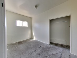 5213 International Blvd in Oakland, CA - Building Photo - Building Photo