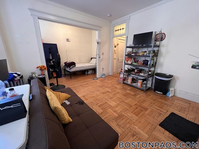 16 Queensberry St in Boston, MA - Building Photo - Building Photo