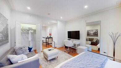 873 Beacon St, Unit 32 in Boston, MA - Building Photo - Building Photo