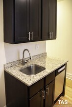 2175 W Giddings St in Chicago, IL - Building Photo - Building Photo