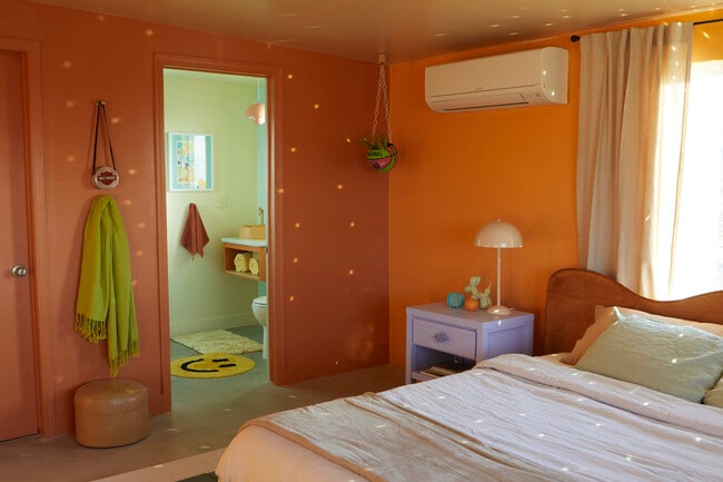 5555 Howard Dr in Landers, CA - Foto de edificio - Building Photo