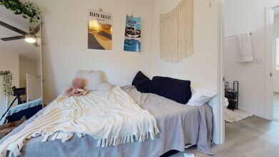 5126 Ewing St in San Diego, CA - Building Photo - Building Photo