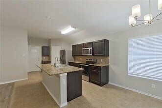 6800 Turtle Stream Dr in Fort Worth, TX - Building Photo - Building Photo