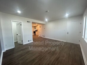 6417 Brookside Rd in Kansas City, MO - Building Photo - Building Photo